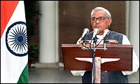 Vajpayee announcing the tests