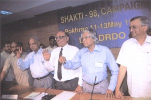 Kalam and Chidambaram after the test